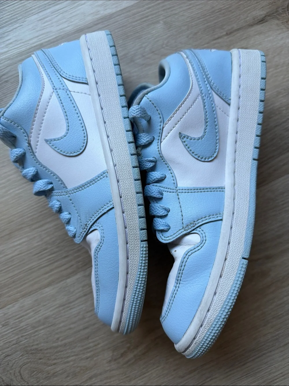 Nike Jordan Low-Top Sneakers in White and Ice Blue - Picture 10 of 12